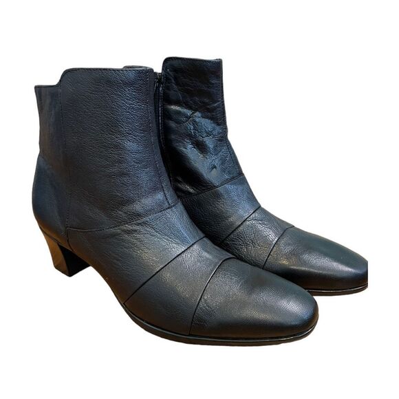 MIXED WIDTH Munro Faith Ankle Boots Black Calf Leather Round Toe Bootie 9.5 W - Picture 2 of 10